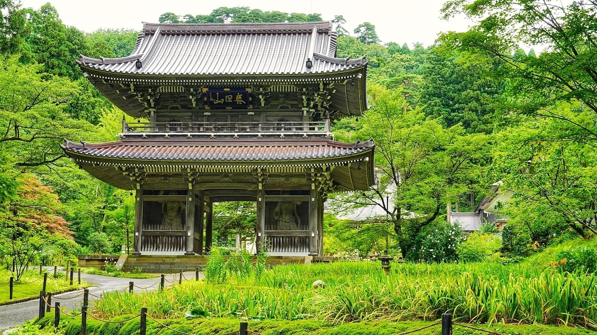 寺院の入口に構える山門