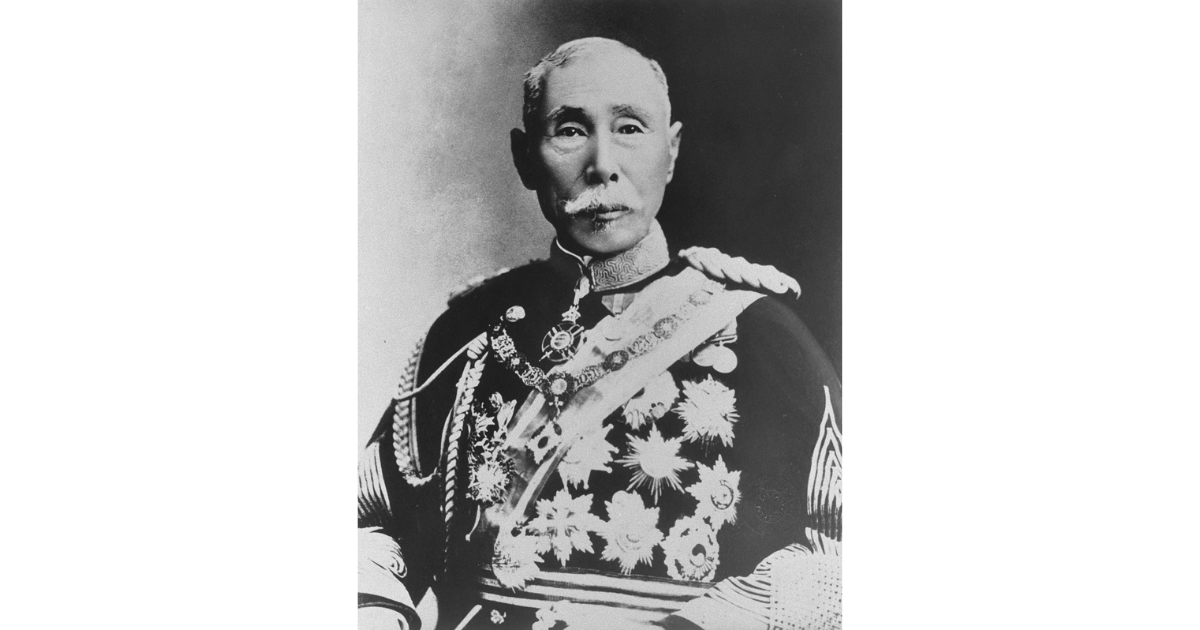 軍服姿の山縣有朋の肖像写真