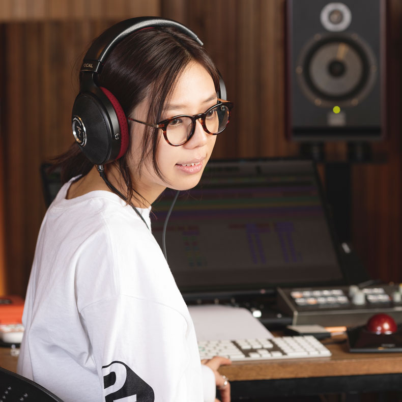 ACOUSTIC REVIVE クロス・レビュー「スピーカー・スタンド