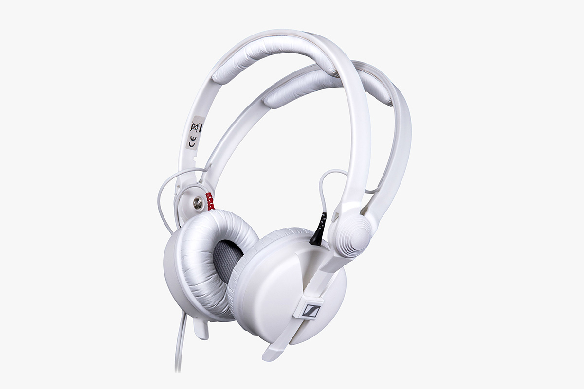 SENNHEISERがオール・ホワイト・カラーのHD 25 Whiteを数量限定で発売