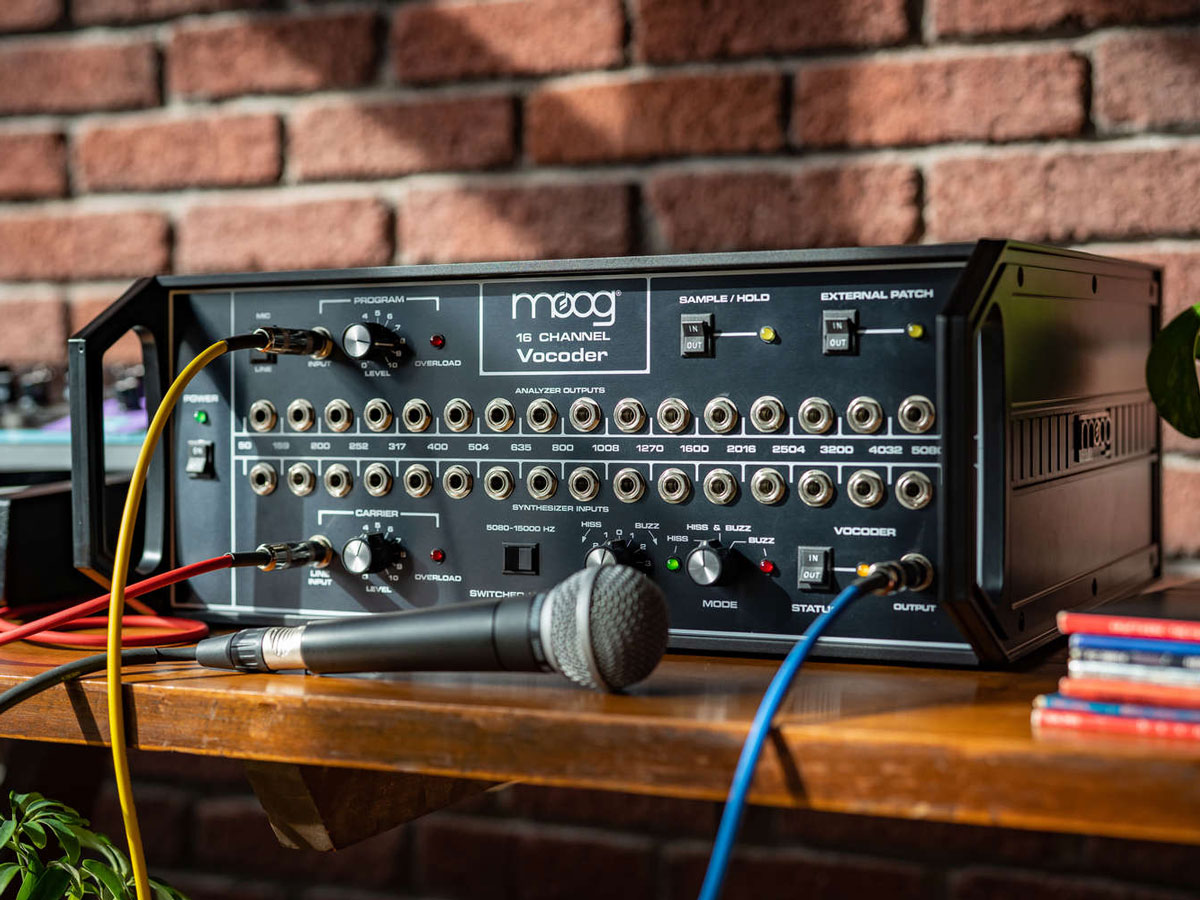 MOOG 16 Channel Vocoderが復活。パッチ可能なハンドメイドの