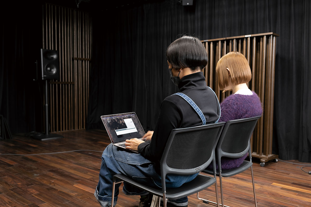 塩塚モエカ（羊文学）のハンドヘルド・マイク自由研究｜AUDIO