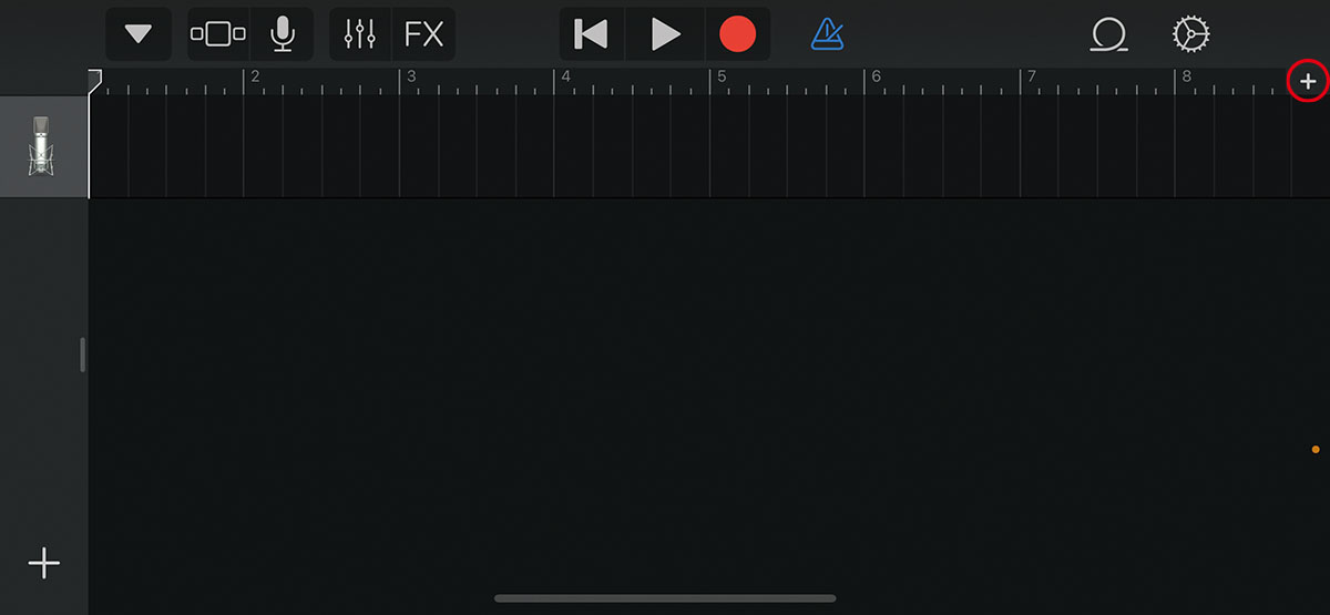 トラック表示画面右上の+マークを選択