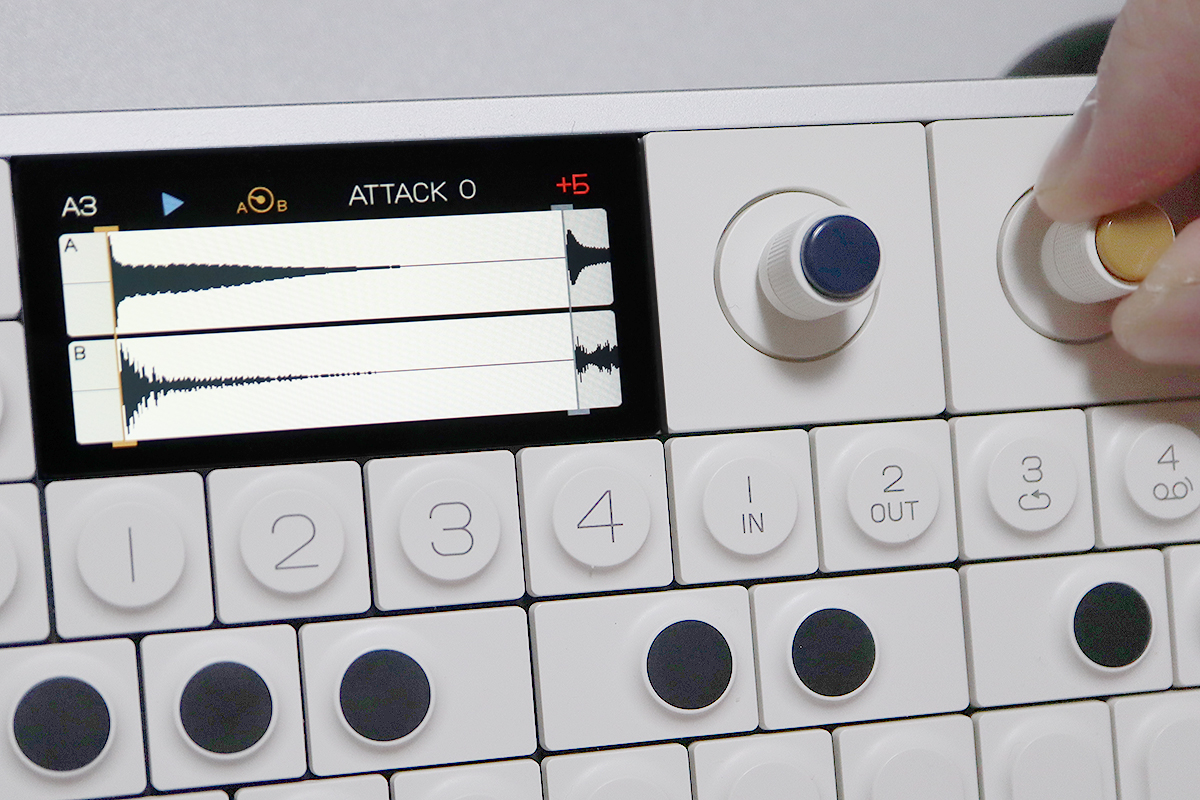 OP-1 fieldのdrum samplerでスタッキングA+Bを設定した波形画面