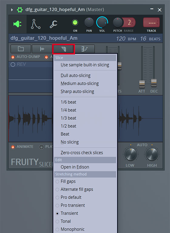 オーディオ・ファイルのスライス設定を変更するには、画面上部にあるカッター・アイコン（赤枠）をクリックし、プルダウン・メニューから任意のスライス設定を選択する。１拍ごとにスライスする“Beat”、8分音符ごとにスライスする“1/2 beat”といったスライスの間隔や、スライス・ポイント検出の精度を選ぶことができる