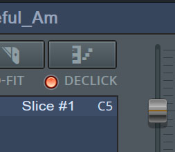 ピアノ・アイコンの下部には“DECLICK”を備える。オンにすることでも、スライスした際に発生しやすいノイズを防ぐことができる