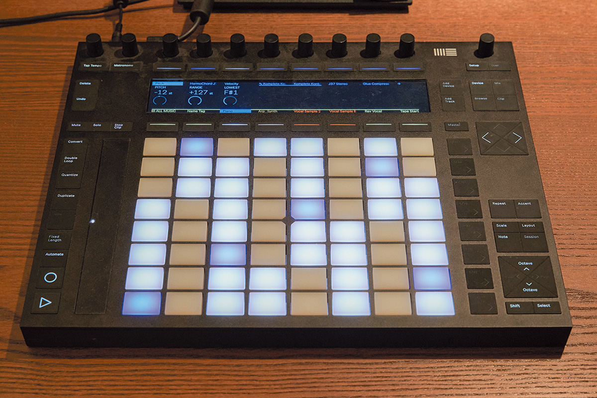 ABLETON Live専用コントローラーのABLETON Push 2