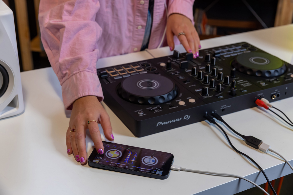 Pioneer DJ DDJ-FLX4 DJコントローラー 中古(Pioneer DJ Pioneer DJ DDJ-FLX4 DJコントローラー 中古(Pioneer DJ