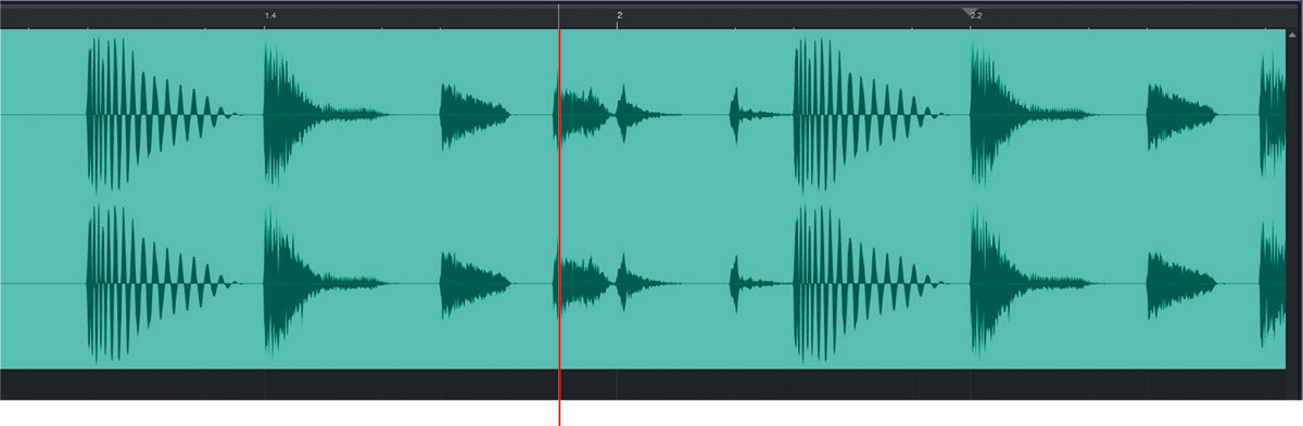 “1/16 100% sw”でグリッドを設定してみました。赤線が16分裏の位置ですが、わずかに波形の頭が赤線よりも早い位置にあります