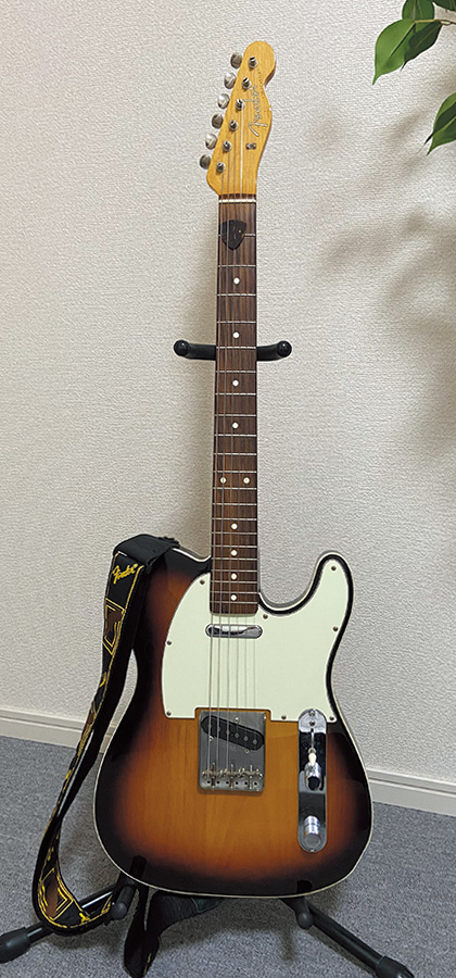 syudouが高校生の頃から使用するFENDER Telecaster。楽曲提供を行った、Ado「うっせぇわ」のエレキギターもこちらを使って収録している