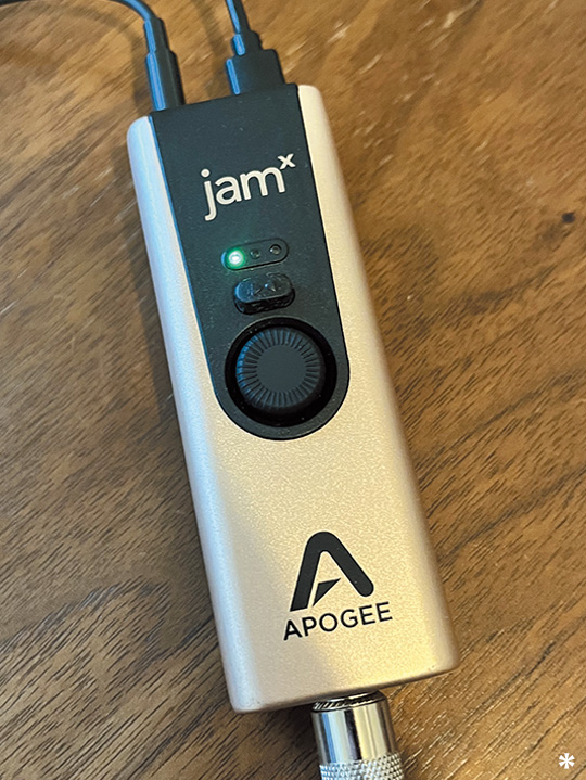 APOGEE Jam X。1イン／2アウトのギター／ベース、キーボードなどの録音に特化したオーディオ・インターフェース。アナログ・コンプレッサーを内蔵している