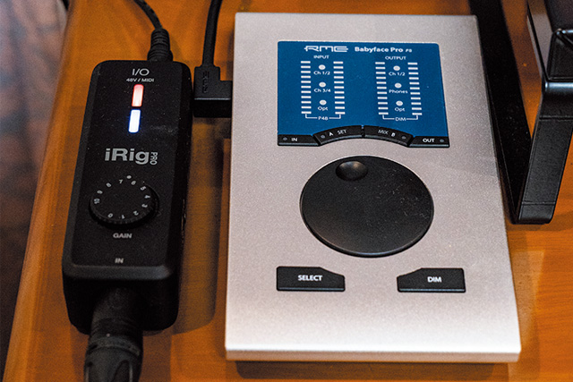 メインのオーディオ・インターフェースのIK MULTIMEDIA IRig Pro I/O（写真左）と、これから使っていく予定だというRME Babyface Pro FS（同右）