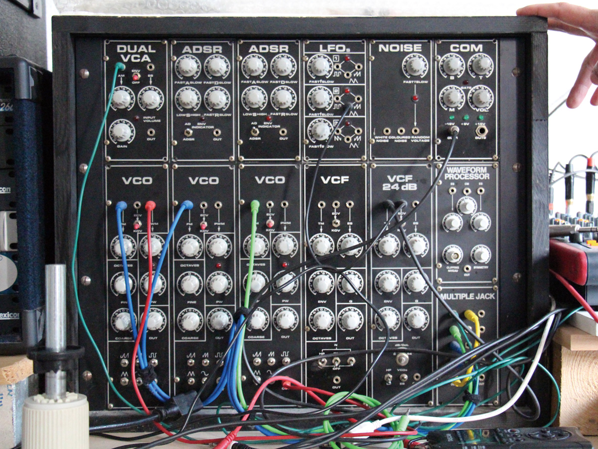 1970年代に作られたELEKTOR Formant Music Synthesizer