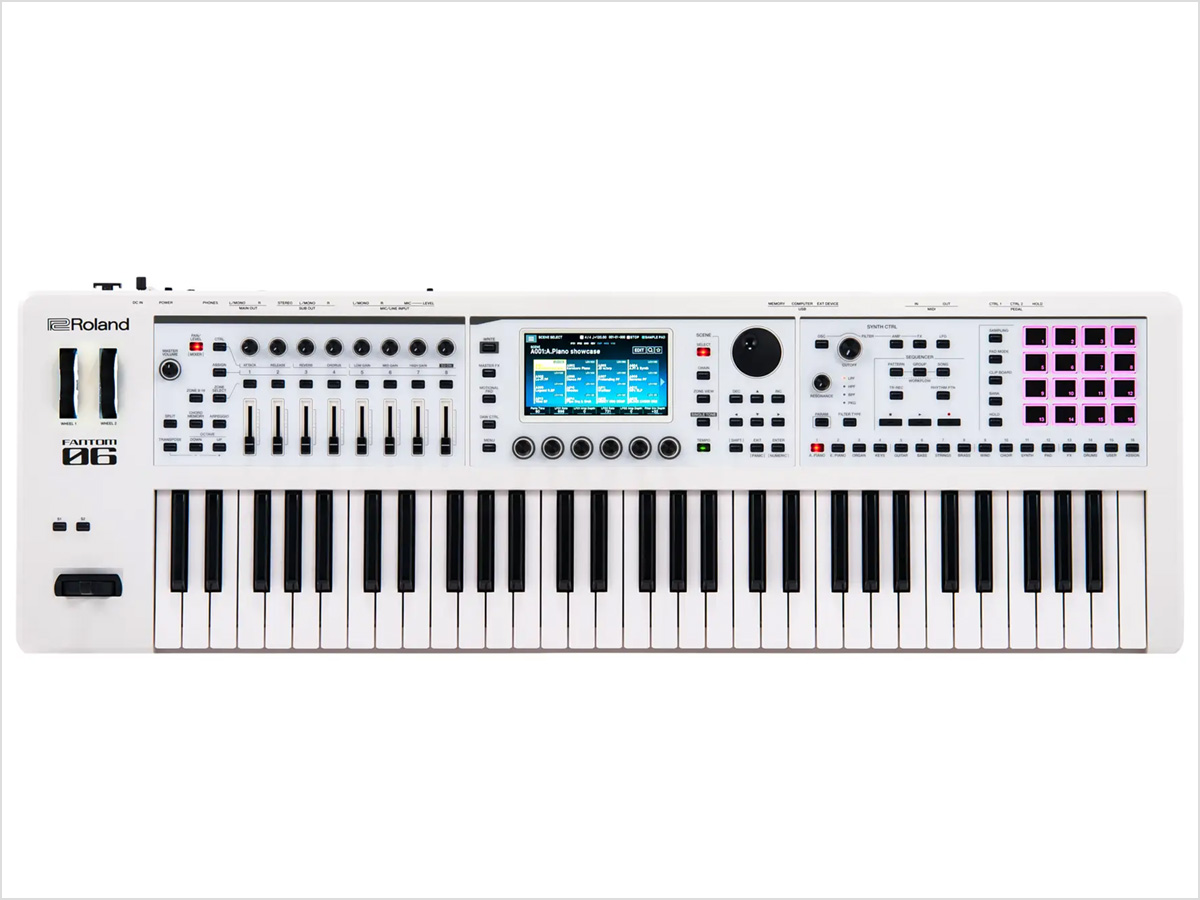 Roland×島村楽器コラボの“白いFANTOM-06”が限定音色&ケース付き Roland×島村楽器コラボの“白いFANTOM-06”が限定音色&ケース付き