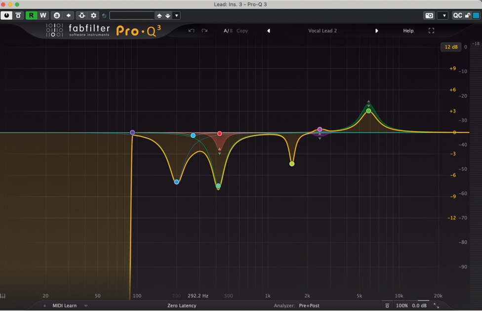 FABFILTER Pro-Q 3で海外の女性ボーカリストの声をEQしたところ。100Hz辺りから下に急峻なローカットを入れつつ、中低域〜中域のもたつきを処理し、輪郭の成分を際立てている