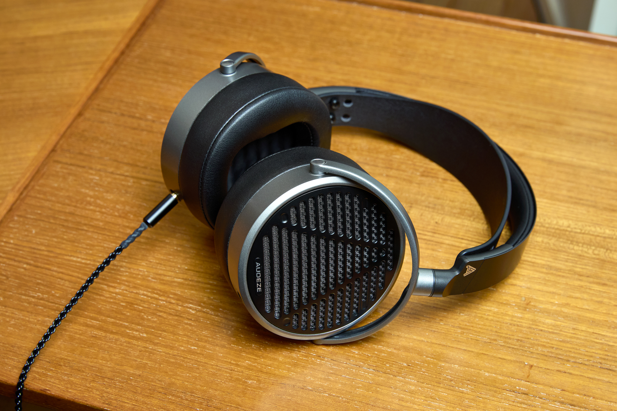 レビュー】AUDEZE MM-100〜ハイエンドヘッドホンの技術を レビュー】AUDEZE MM-100〜ハイエンドヘッドホンの技術を