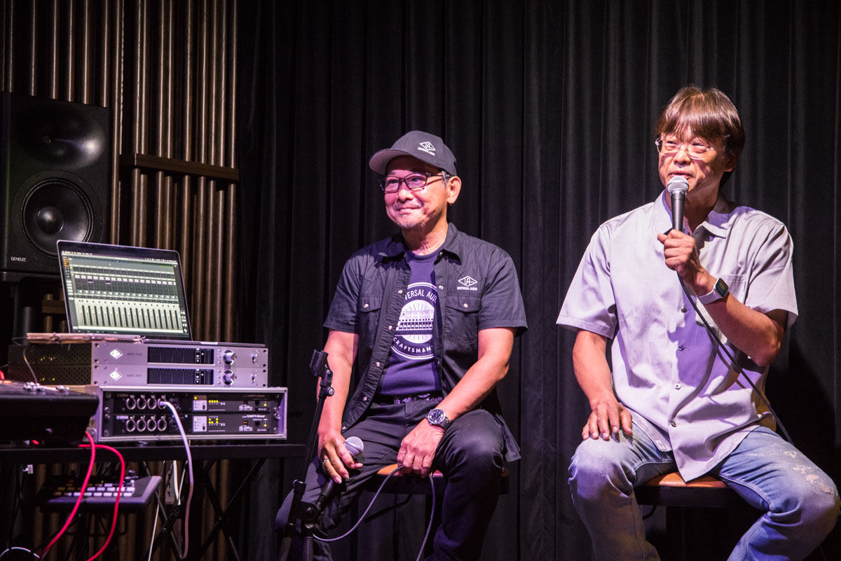 UNIVERSAL AUDIOの永井“ichi”雄一郎氏（左）とK.M.D Sound Designの小松久明氏（右）。小松氏はLUNA SEAのほか、手嶌葵、大黒摩季、いれいすなどのコンサートPAを手掛けてきた
