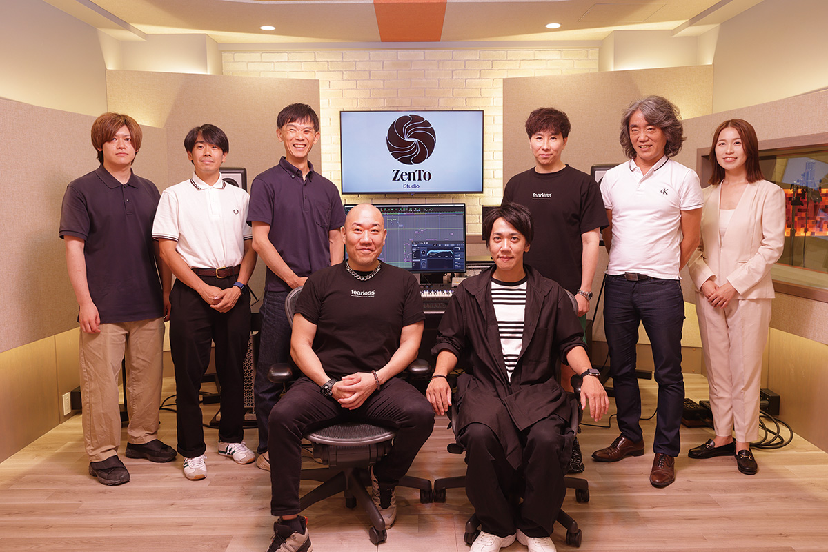 前列左がJeff Miyahara、隣がfearlessの島賢治。後列左から、アコースティックエンジニアリングの馬場信繁、スタジオイクイプメントの志賀浩則、EMC設計の鈴木洋、fearlessの宮井英俊、アコースティックエンジニアリングの入交研一郎と山本真由