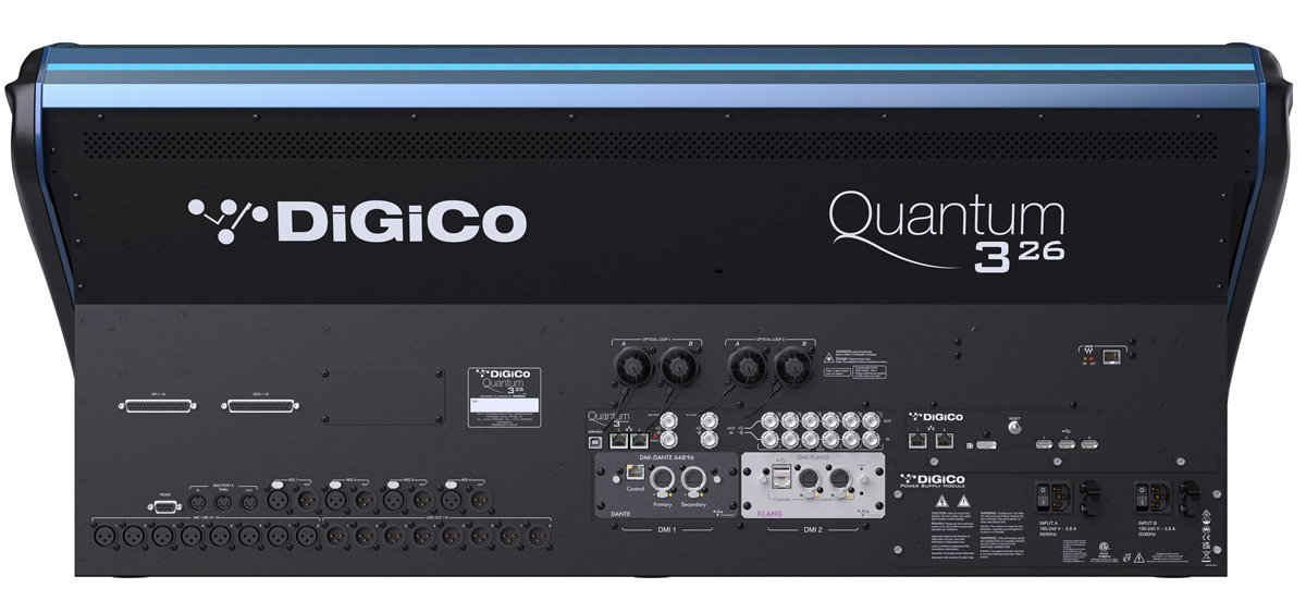 Quantum326のリアパネル