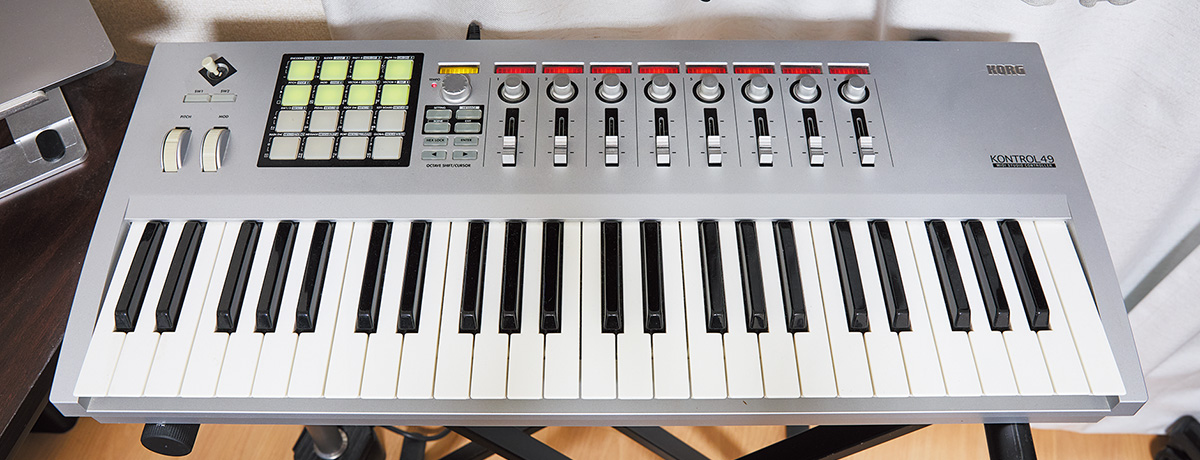 MIDIキーボードは49鍵のKORG Kontrol49を使用