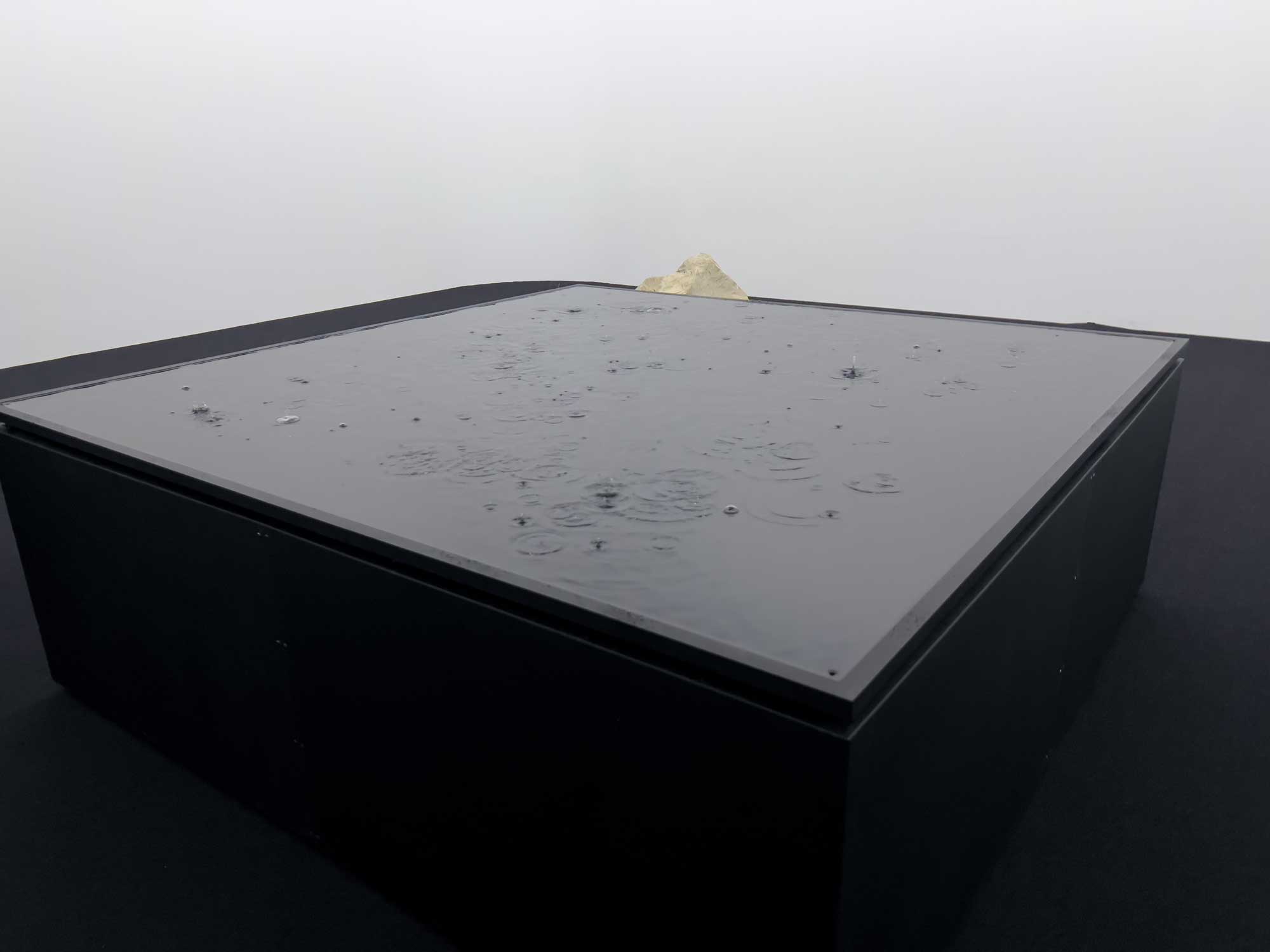 坂本龍一＋高谷史郎　《water state 1》2013