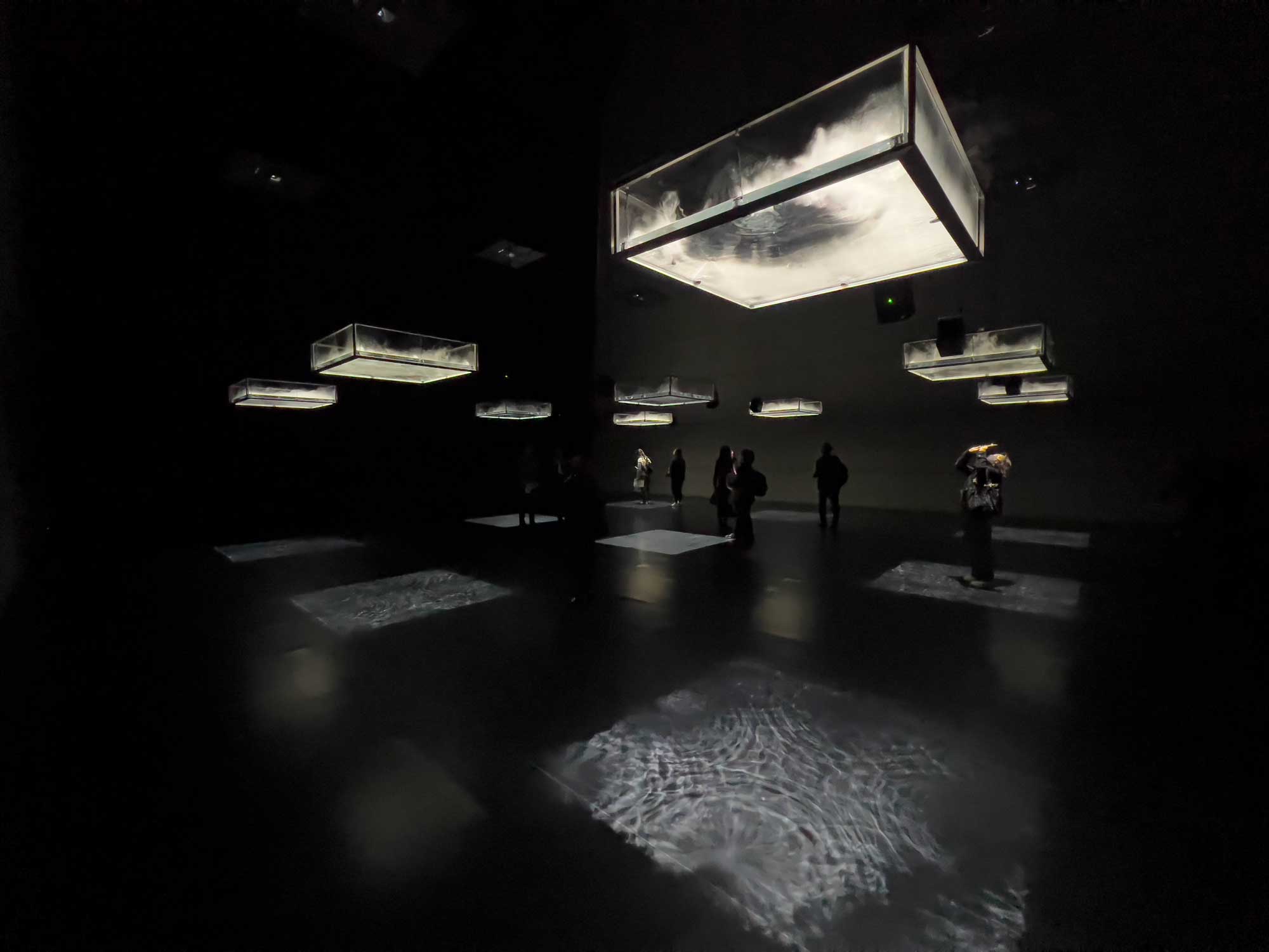 坂本龍一＋高谷史郎《LIFE–fluid, invisible, inaudible…》2007