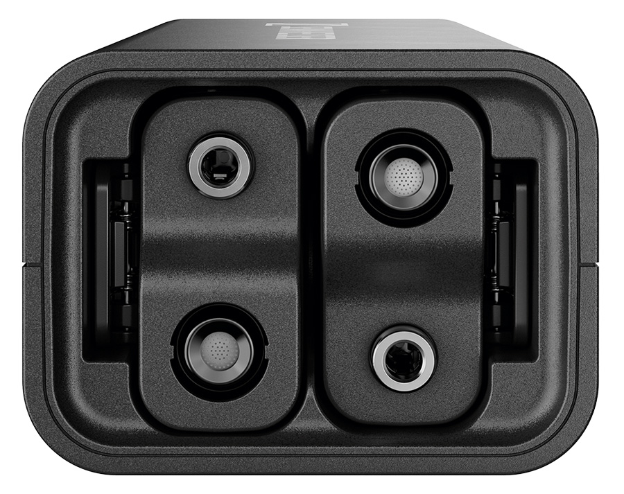 充電バーに送信機を格納できる。この状態でウィンド・ガードを付ければ、ハンドヘルド・マイクとして使用可能だ