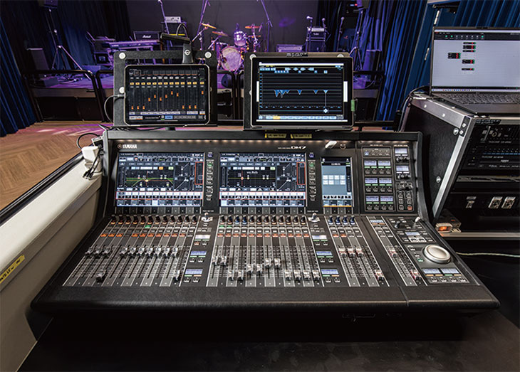 コンソールはYamaha DM7を使用