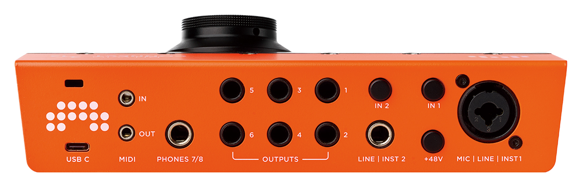 リア・パネル。左からUSB-Cポート（電源供給）、MIDI入出力、ヘッドホン・アウト（ステレオ・フォーン）、ライン出力（TRSフォーン）×６、入力選択ボタン×２、Hi-Z入力（TRSフォーン）、48Vファンタム電源ボタン、マイク／ライン入力（XLR／フォーン・コンボ）