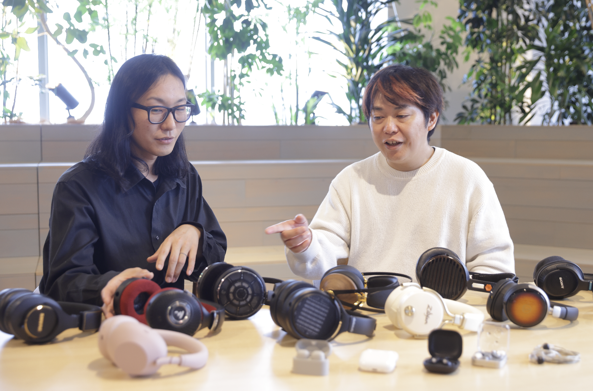 プロが愛用するリスニング用ヘッドホン&イヤホンを、和田貴史&はま