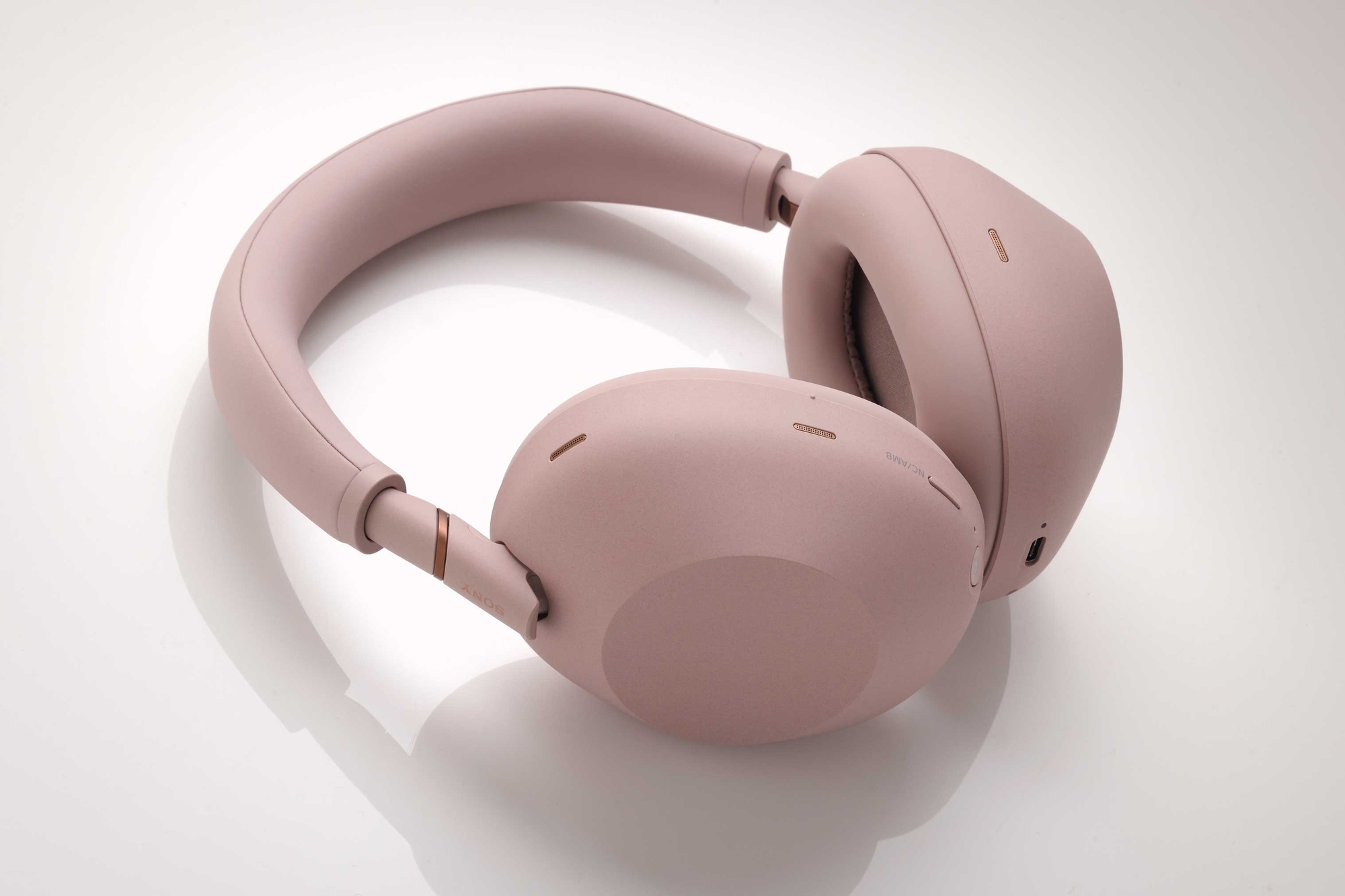 音楽制作にも使えそうなワイヤレスヘッドホン！？ 〜ソニー WH-1000XM6