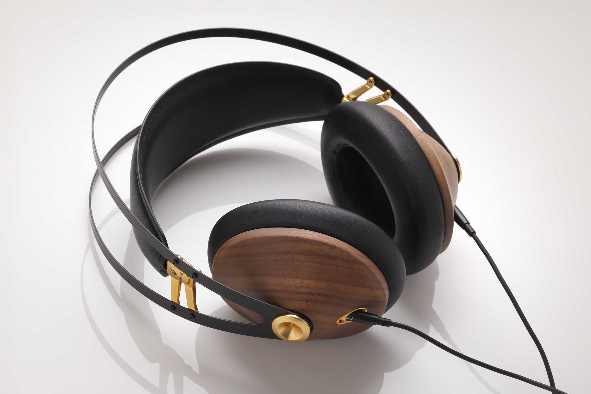 Meze Audio 99 Classics シルバー　有線ヘッドホン Meze Audio 99 Classics Closed-Back Headphones | Bloom Audio