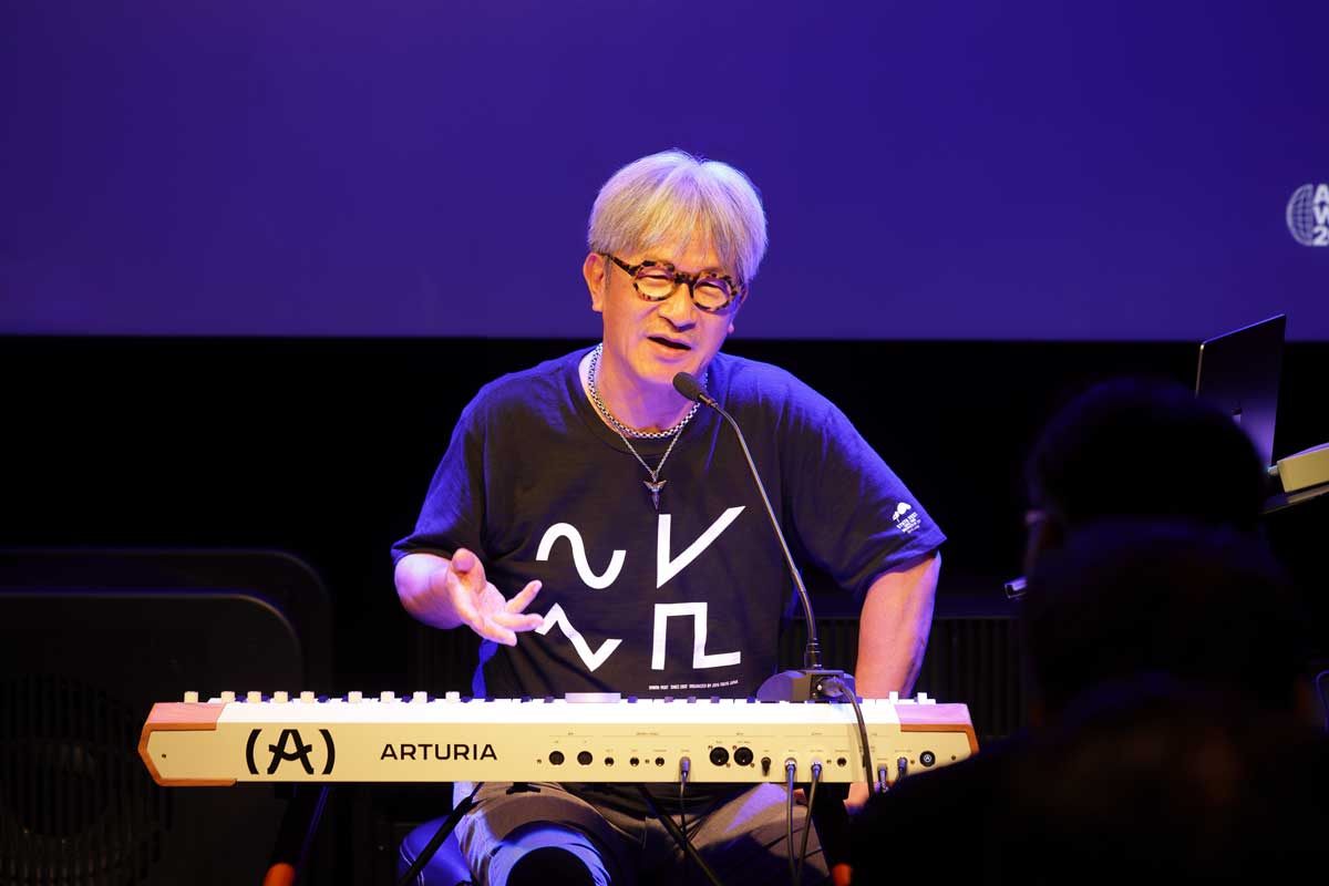 シンセの約70年におよぶ歴史を、Arturia AstroLab＆氏家克典と共に
