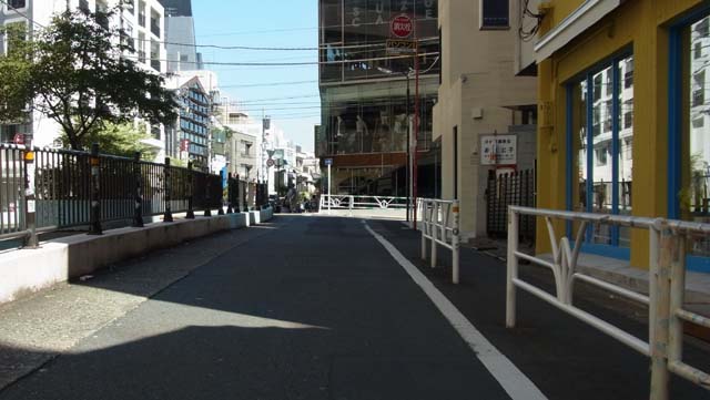 物語 シリーズセカンドシーズン 聖地巡礼 渋谷はいつも憂鬱なのです ローリング廻し蹴り