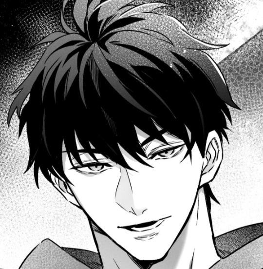 黒髪の男性