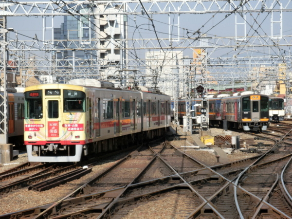 山陽5000系「清盛号」と阪神9000系「平清盛ラッピングトレイン」