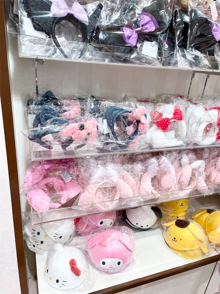 ピューロランドエントランスショップ カチューシャコーナー