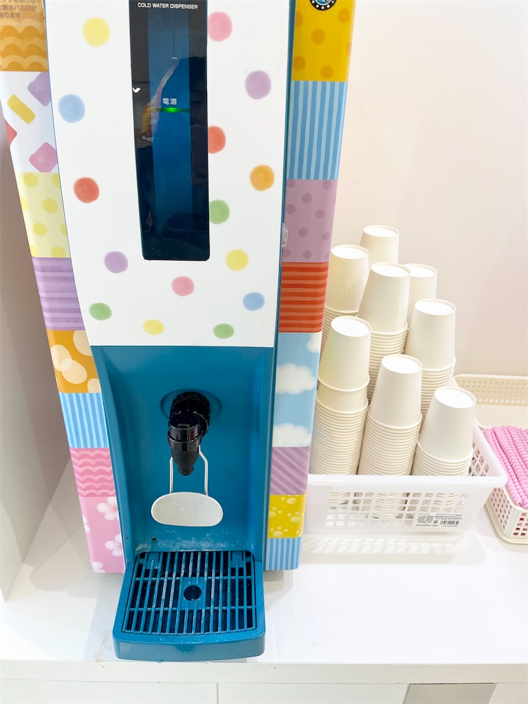 サンリオレインボー ワールドレストラン　ウォーターサーバー