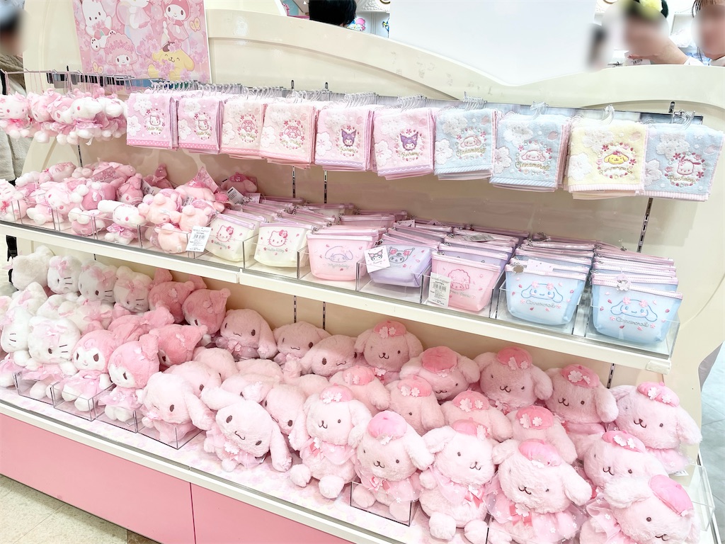 春といえばの定番サクラシリーズ！！ふわふわなぬいぐるみがおすすめ
