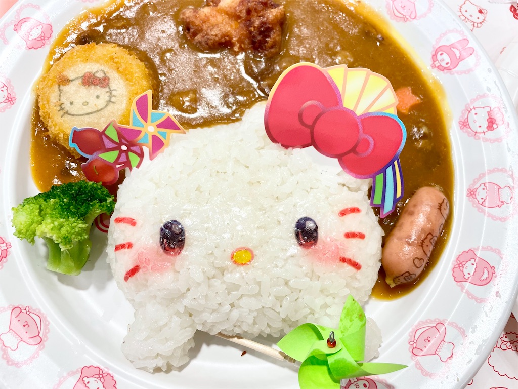 激レア！ハローキティオリエンタルカレーコラボとボンカレー根付けの2点セット 激レア！ハローキティオリエンタルカレーコラボとボンカレー根付けの2