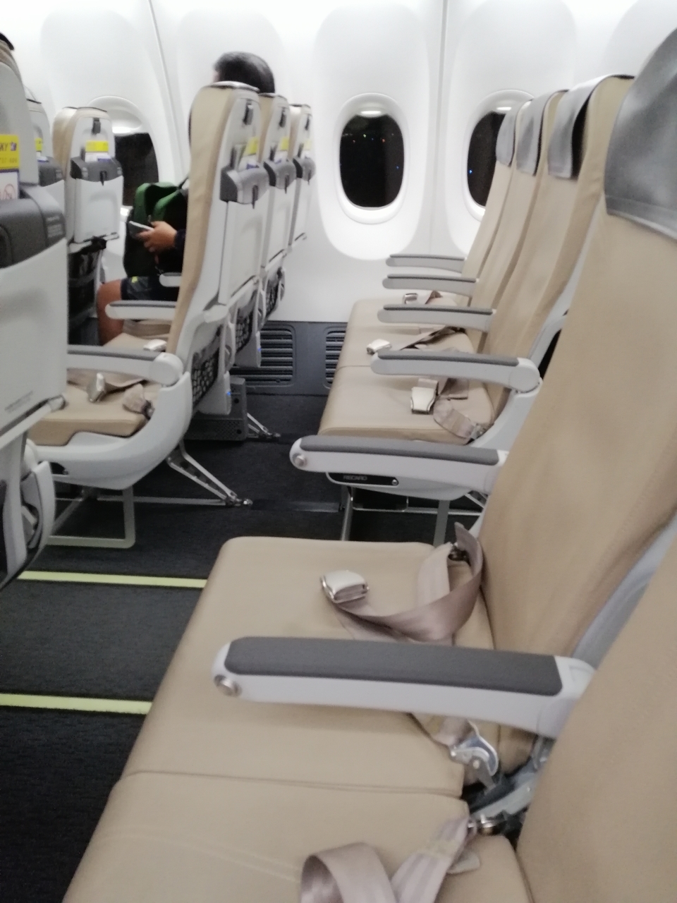 SKY182とSKY187 - Roamingaround-JP