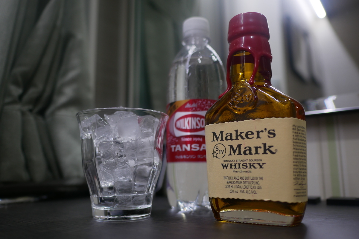出張は一人ホテルで飲み直し ウトウトしながら海外ミステリー Small Things