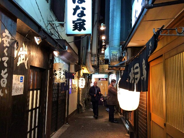 神奈川のディープな街 横浜 狸小路 日本のディープな街 路地 酒場
