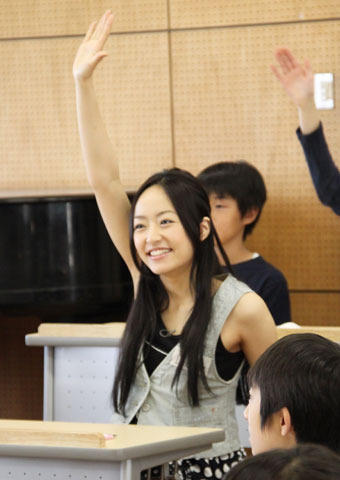 井上真央が 小学校に入学 Zephyrs