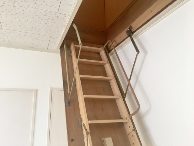 リフォーム　屋根裏収納