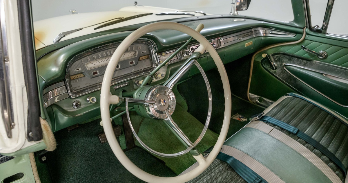 1959年 フォード ガラクシ―　内装