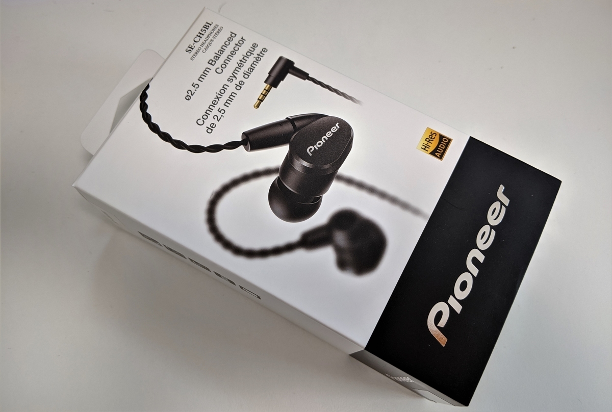バランス対応イヤホン付き　ONKYO DP-S1 SE-CH5BL 名刺サイズの高音質DAP【ONKYO DP-S1】 外観編 | ホシイモノガ