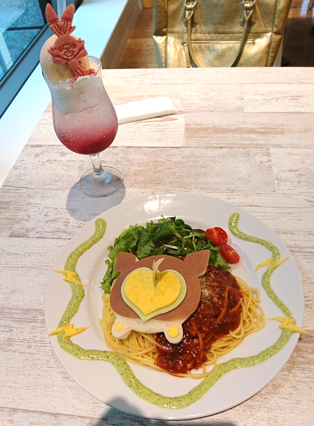 画像「ワンパチのかくれんぼボロネーゼ」と「ヒバニーのバニラクリームソーダ」　