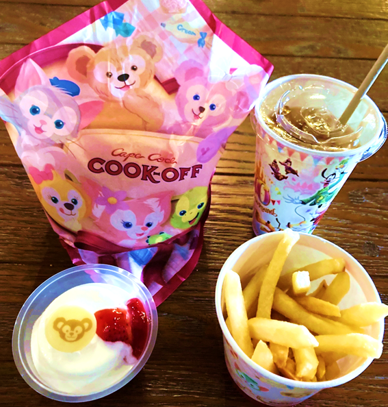 画像　ケープコッド・クックオフのファーストプライズセットとストロベリー＆ミルクムース