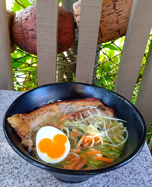 画像　ブラックペッパーポーク麺